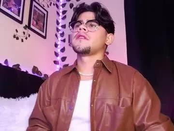 isaac_saenz from Chaturbate