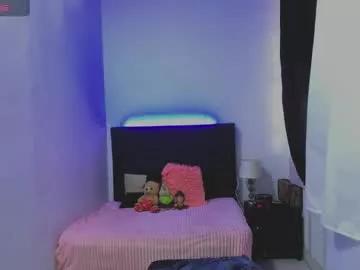 issa_kitty from Chaturbate
