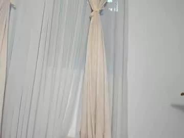 issagodiva from Chaturbate