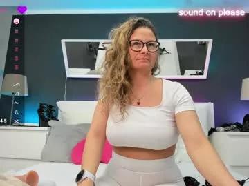 izzymendosa from Chaturbate