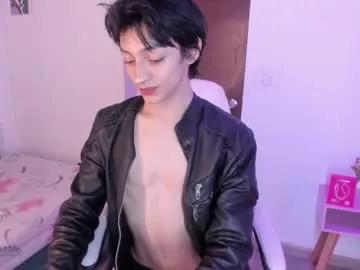 juuli_ross_ from Chaturbate