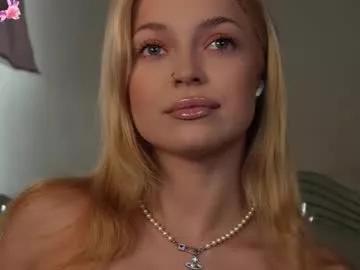 kelly_peachpiee from Chaturbate