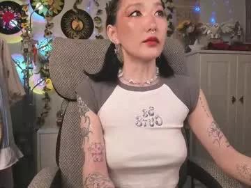 kellyasian from Chaturbate