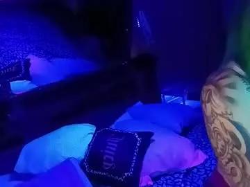 kikilovespartylights from Chaturbate