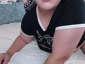 kikiplumpass from Chaturbate