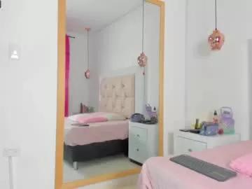 kinky_valeria from Chaturbate