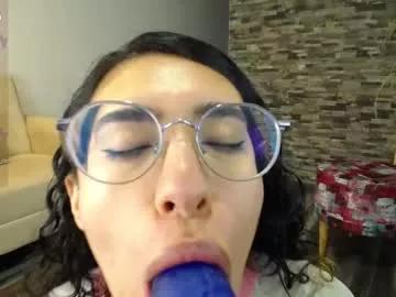 kitty_curly from Chaturbate