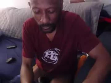 leeguy_hugedick from Chaturbate