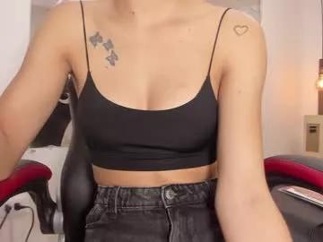 leslyy_ from Chaturbate