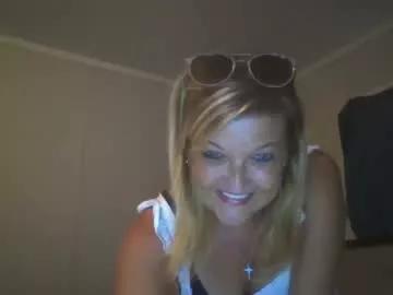 lilblonde412 from Chaturbate