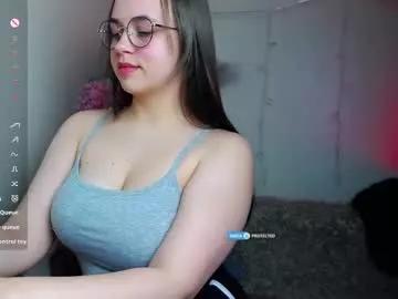 lilysweet13 from Chaturbate