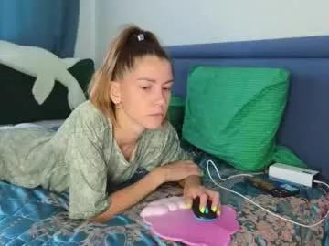 lisi4ka_basik33 from Chaturbate