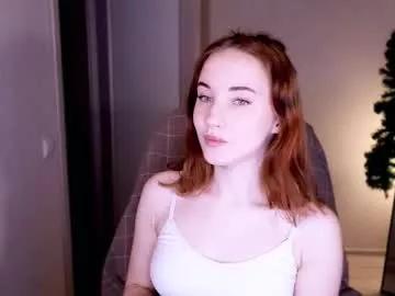 little_pretty_woman from Chaturbate
