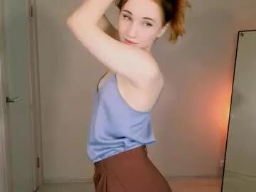 little_pretty_woman from Chaturbate