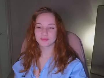 little_pretty_woman from Chaturbate