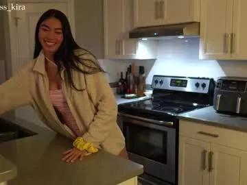 littlemiss_kira from Chaturbate