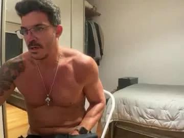 lucianopz from Chaturbate