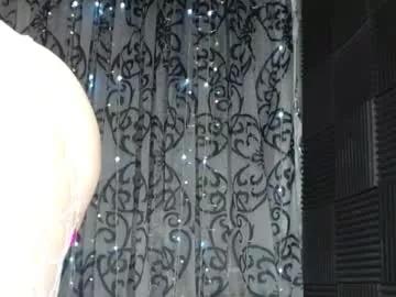 luxurylips from Chaturbate