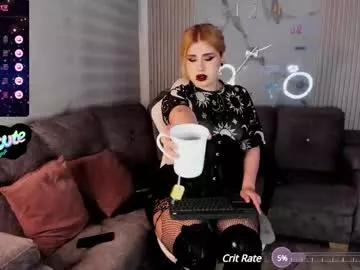 madamxraven from Chaturbate