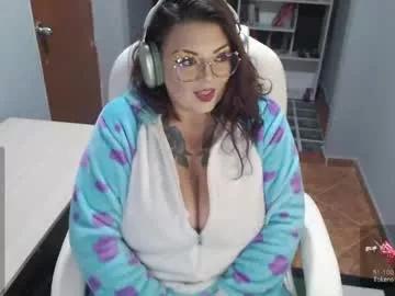 mazze_runner from Chaturbate