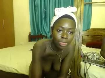 minnie_lila from Chaturbate