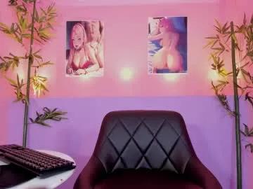 misschloe_laurent from Chaturbate