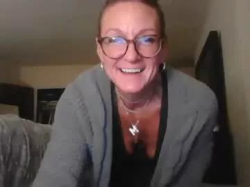 missmelisateaches from Chaturbate