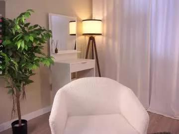Moirebroady webcams show profile image 