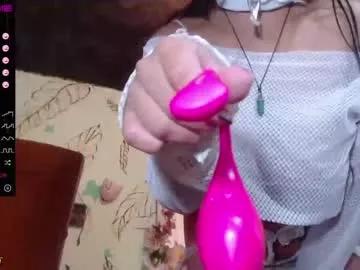 mulledwinee from Chaturbate