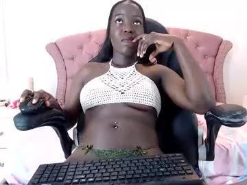 nnickylondon from Chaturbate