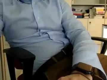 ozzak32 from Chaturbate