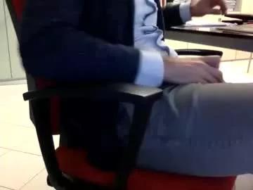 ozzak32 from Chaturbate