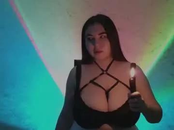 Ass and cam to cam: Watch as these specialised entertainers exhibit their hot attire and fine curves on camera!