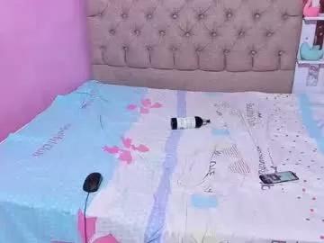rosii_bella from Chaturbate