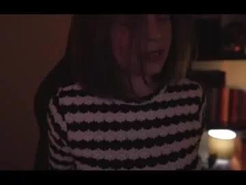 running_with_the_wolves from Chaturbate