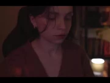 running_with_the_wolves from Chaturbate