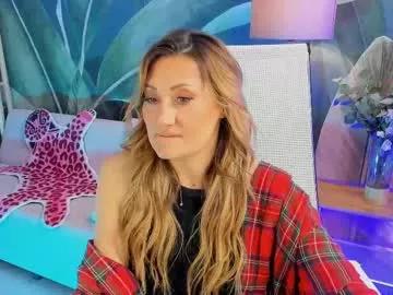sarahholly from Chaturbate
