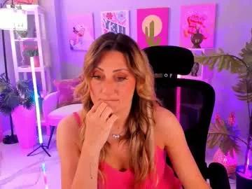 sarahholly from Chaturbate