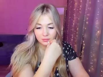sarahmils from Chaturbate