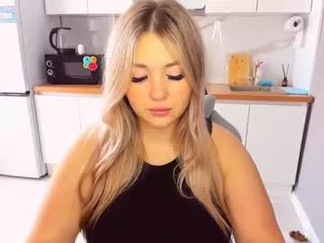 sarahmils from Chaturbate