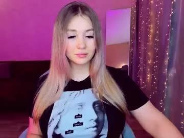 sarahmils from Chaturbate