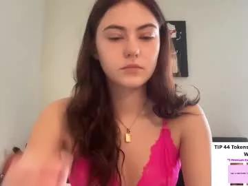 sarahxaoliver1 from Chaturbate