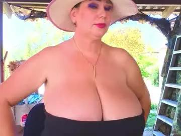 sassy_seasons from Chaturbate
