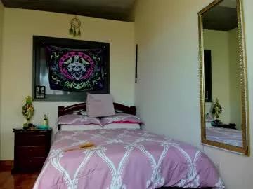 Saucy_zaren webcams show profile image 