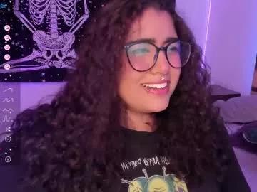 sheeylaroee from Chaturbate
