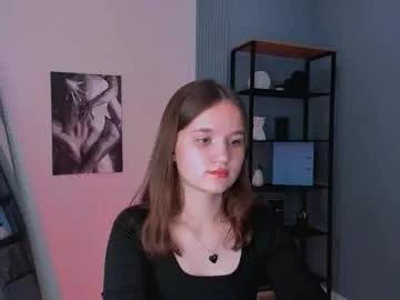 Strawbunnybite webcams show profile image 