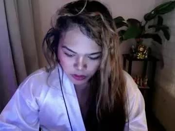 sweethot_bella from Chaturbate