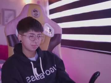tommy_blue1 from Chaturbate
