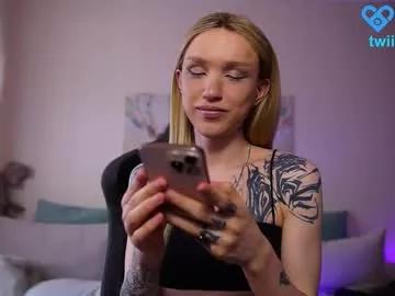 twiinkie_pie from Chaturbate