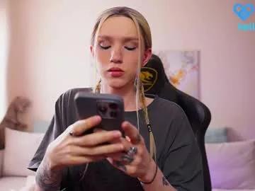 twiinkie_pie from Chaturbate